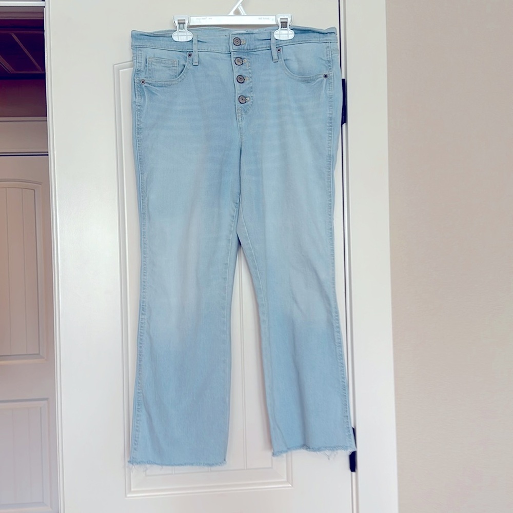 NWOT - Old Navy Flared crop length, brand new, never worn